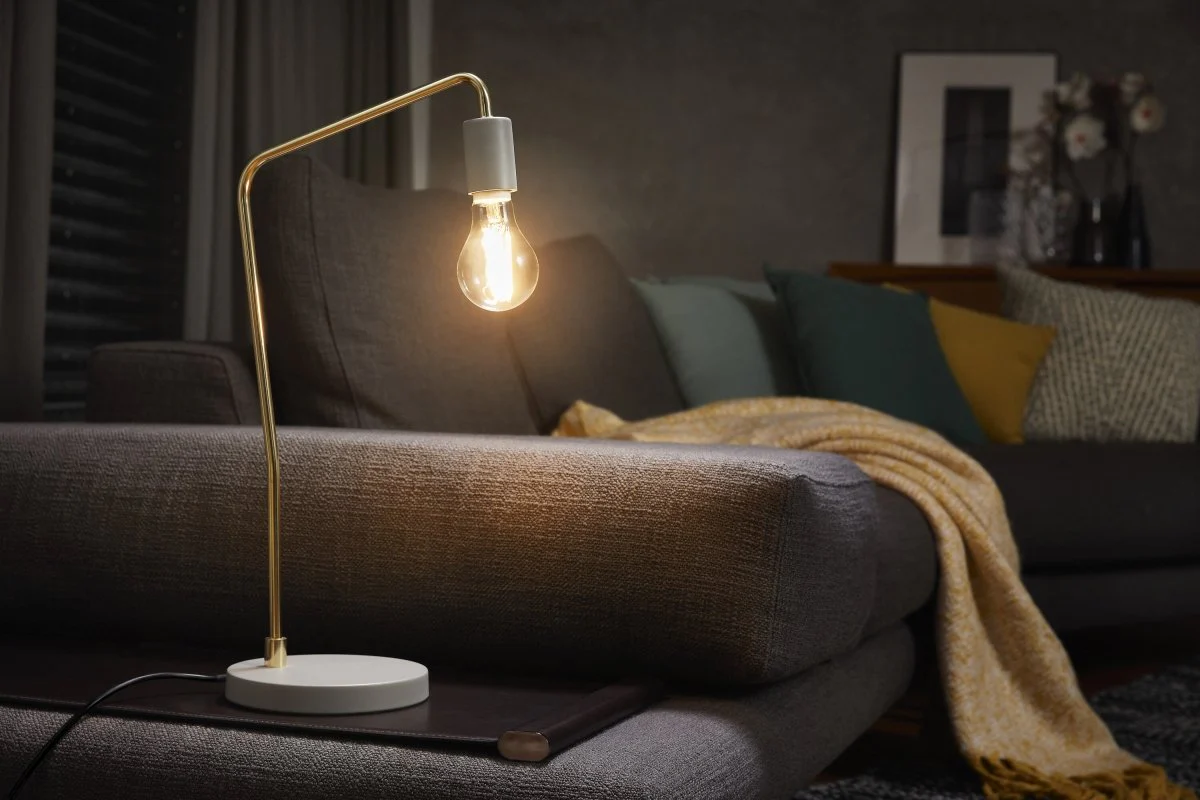 Żarówka LED OSRAM LED Classic A 60 Filament 7W 827 Clear E27 - Image 8